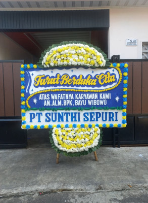 Papan Bunga Duka di Kebon Pisang