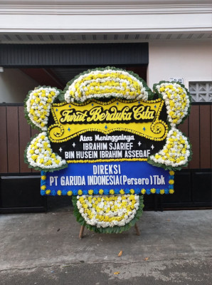 Papan Bunga Duka di Kebon Pisang